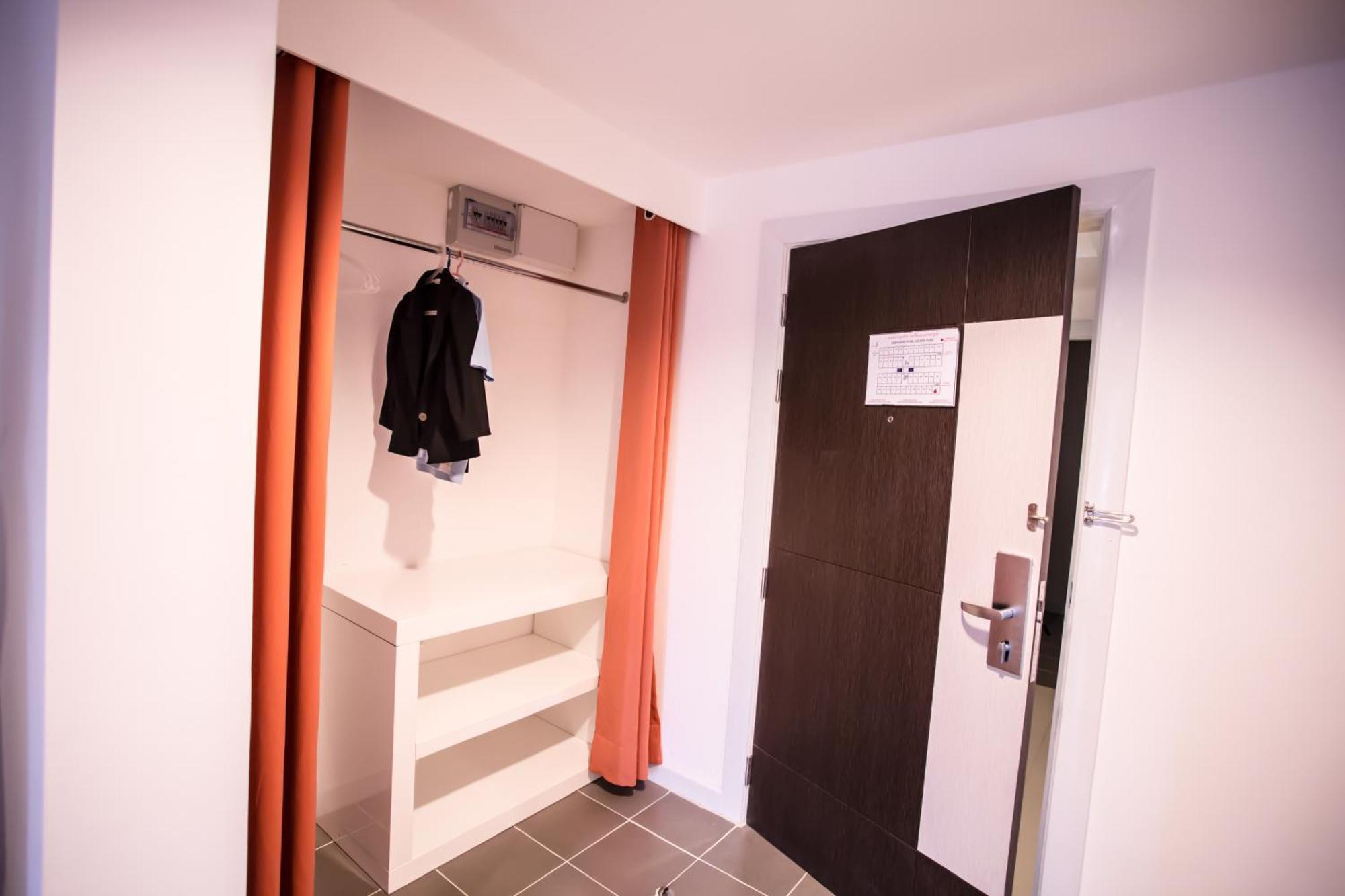 The Original Orange Hotel Накхонситхаммарат Номер фото